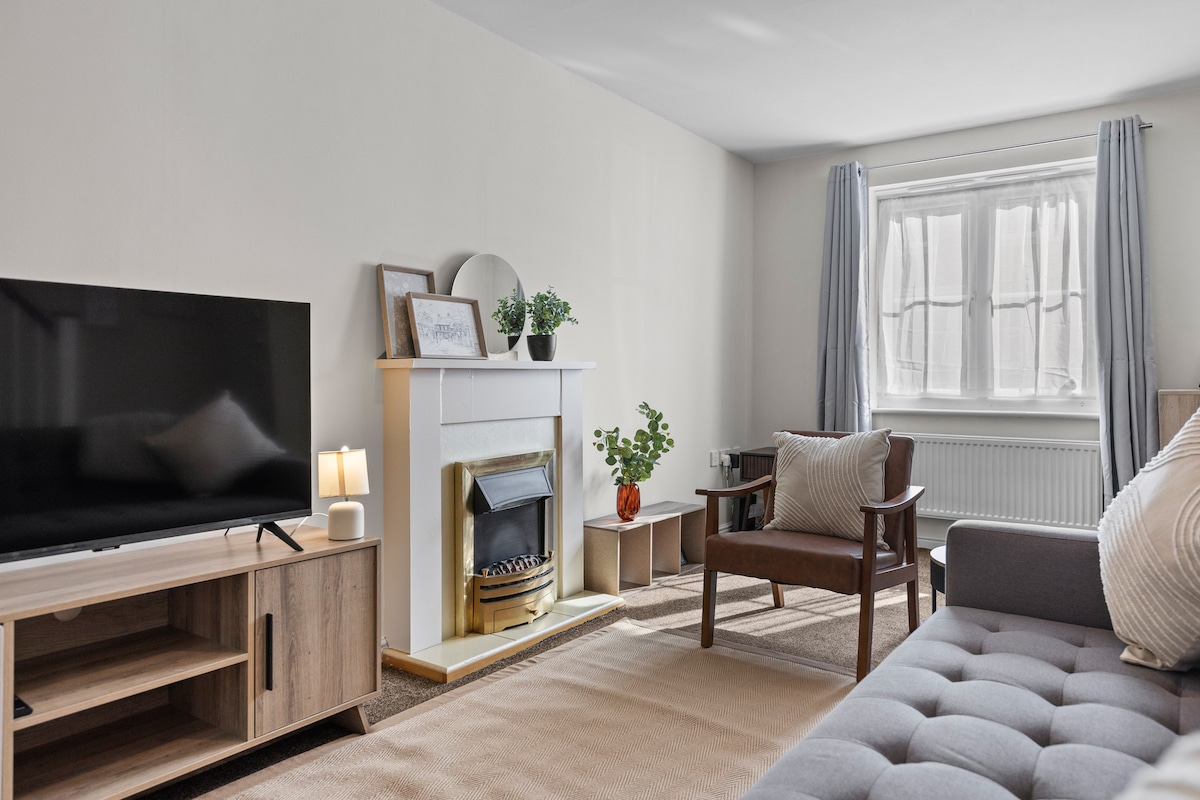 3H: Leicester 3 Bed, Near City, M1, A46&A47, Free Parking, Fast WiFi, Leicester
