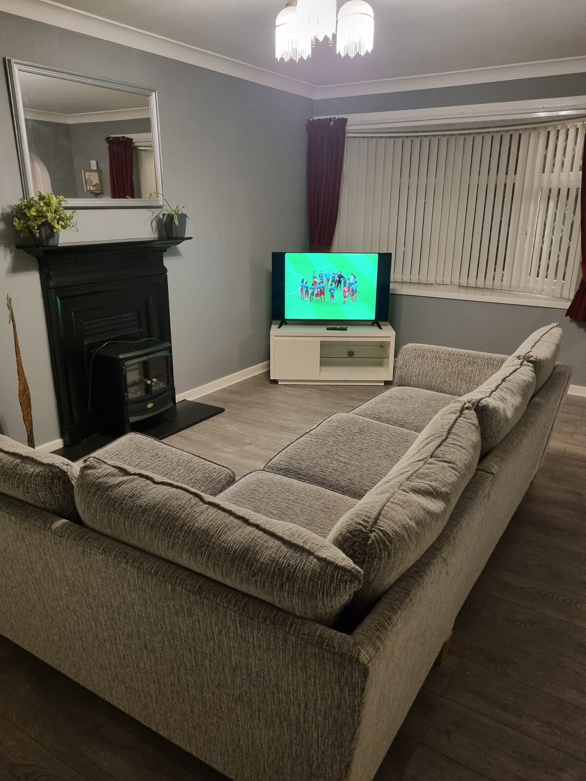 House by NEC, Airport, 10 mins by train to city, West Midlands