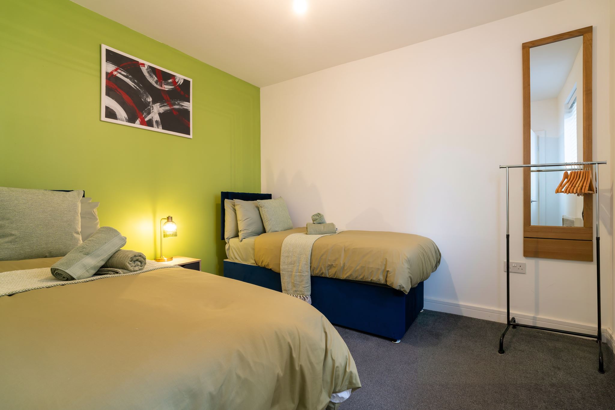Cozy Urban 2BR with courtyard, Gloucestershire