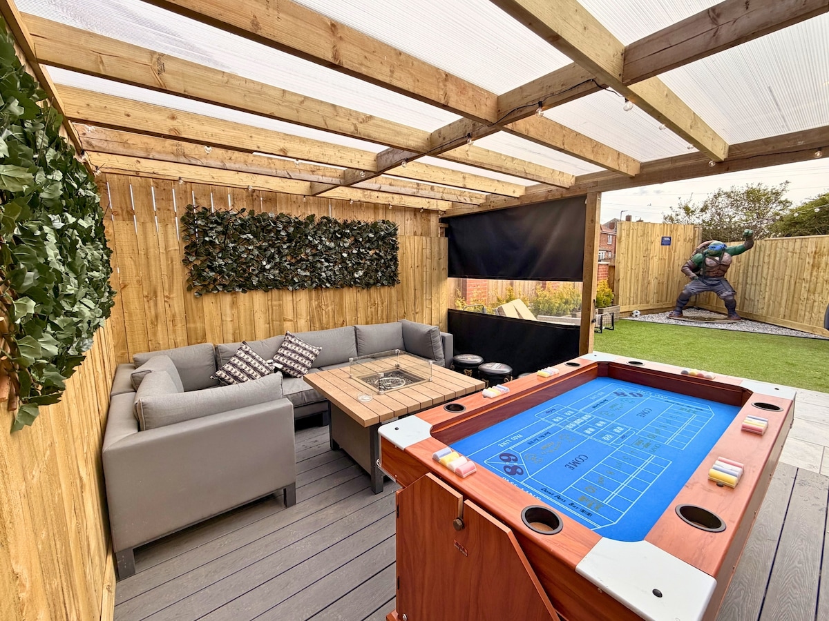 Hot Tub House Newcastle | Pool Table |Free Parking, Tyne and Wear