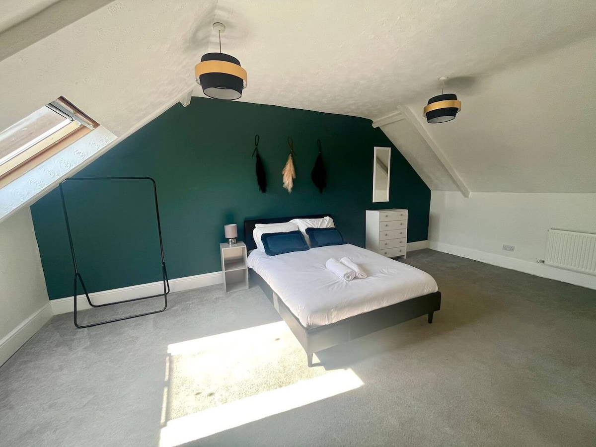 4 BDRM very spacious apartment, Tyne and Wear