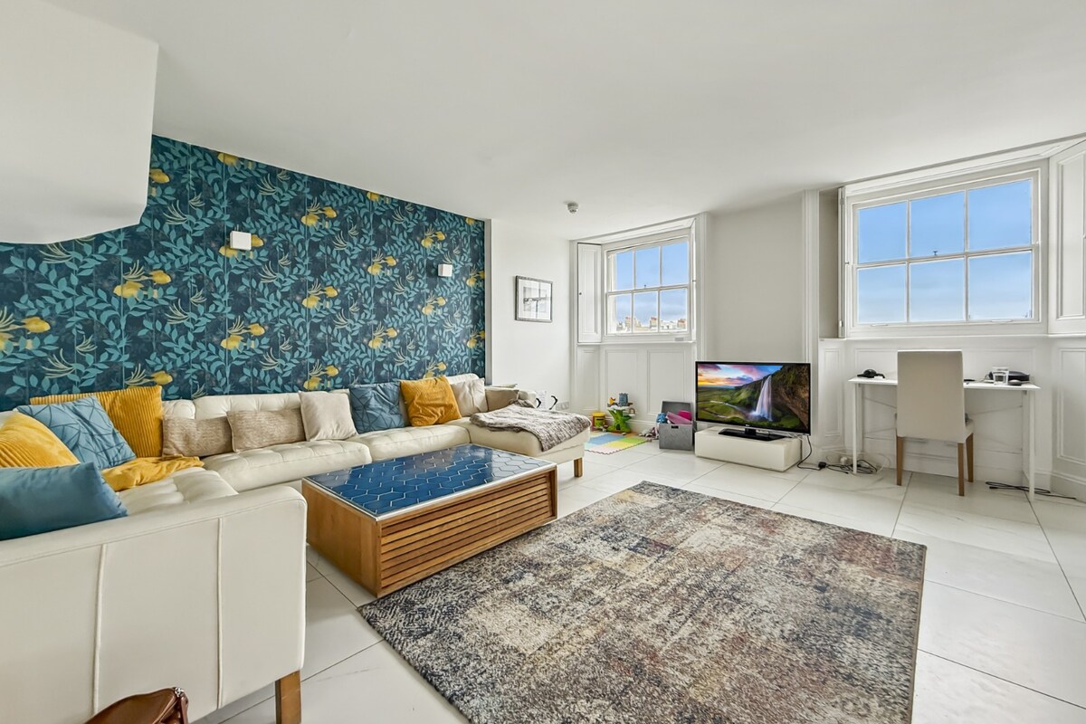 Relaxing 3BR Penthouse w/ private Rooftop, Brighton and Hove