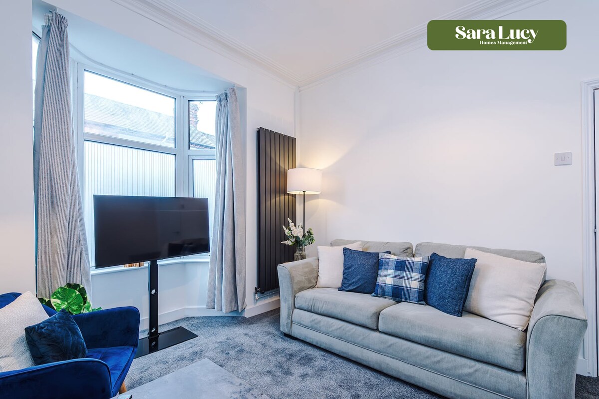 4BR large Crew Stay | Parking | Sleeps 6, Cheshire East