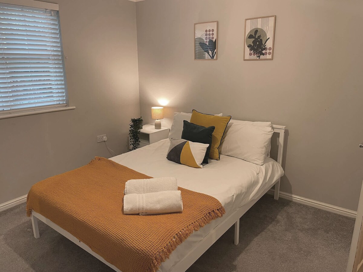 2 Double Bedrooms | 2 Bathrooms | Parking | WIFI, Thornaby