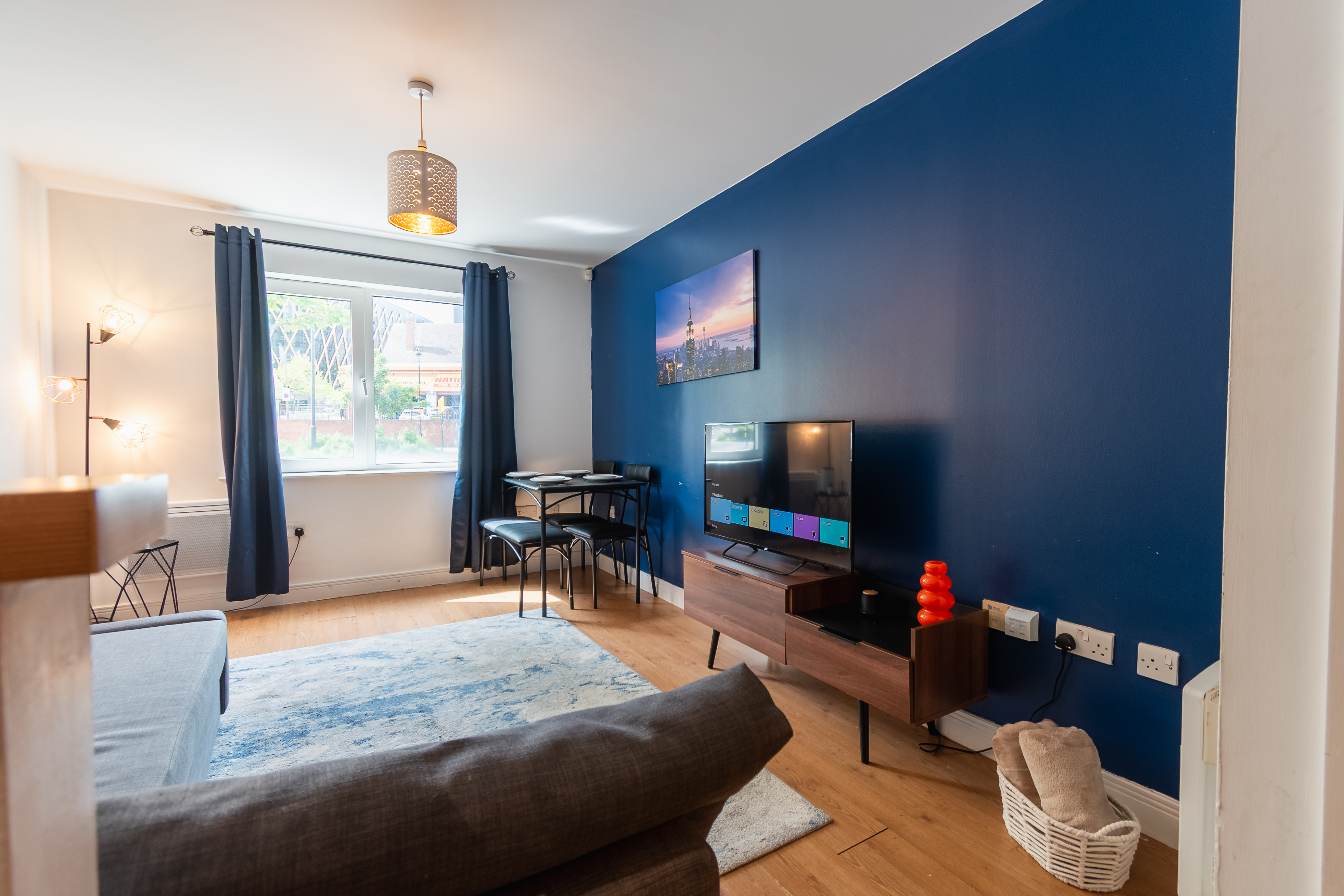 Stylish St James Newcastle City Centre Apartment, Tyne and Wear