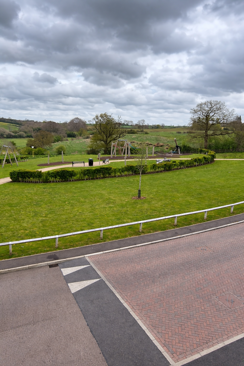 Stylish modern home with park views - Free parking, Leicester