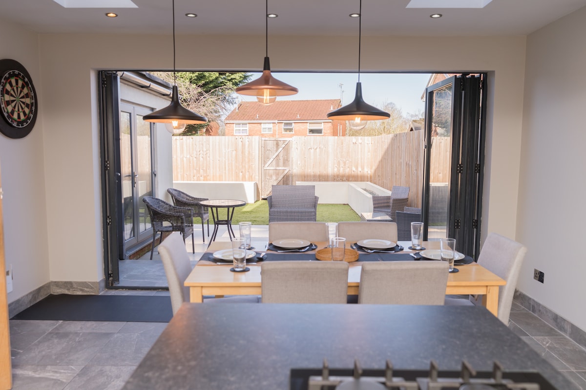 BigHouseSuitedFor-Contractors&Relocators-Long Term, Cannock