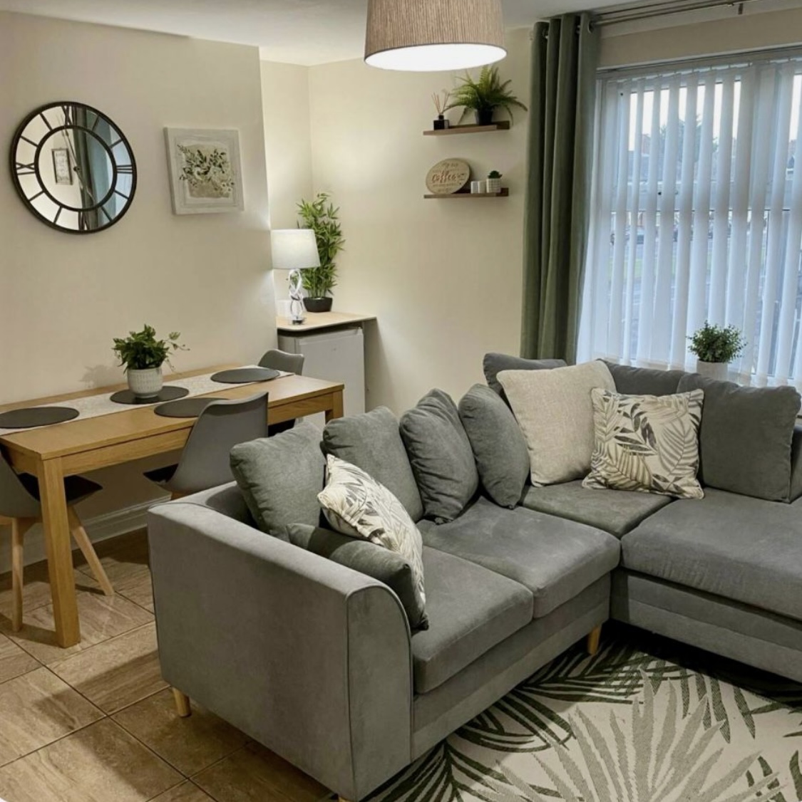 3 bed, 2 bath apartment close to motorway networks and local amenities, Liverpool